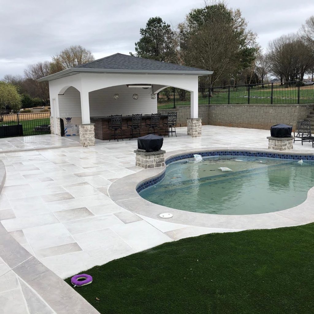 Modern Pool Outdoor Living